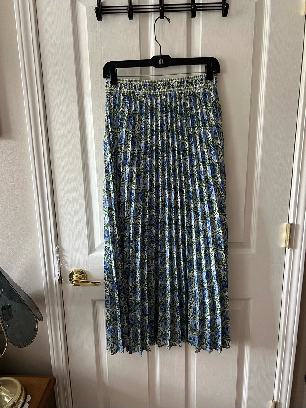 Max Studio Floral Pleated Maxi Skirt - Picture 3 of 4